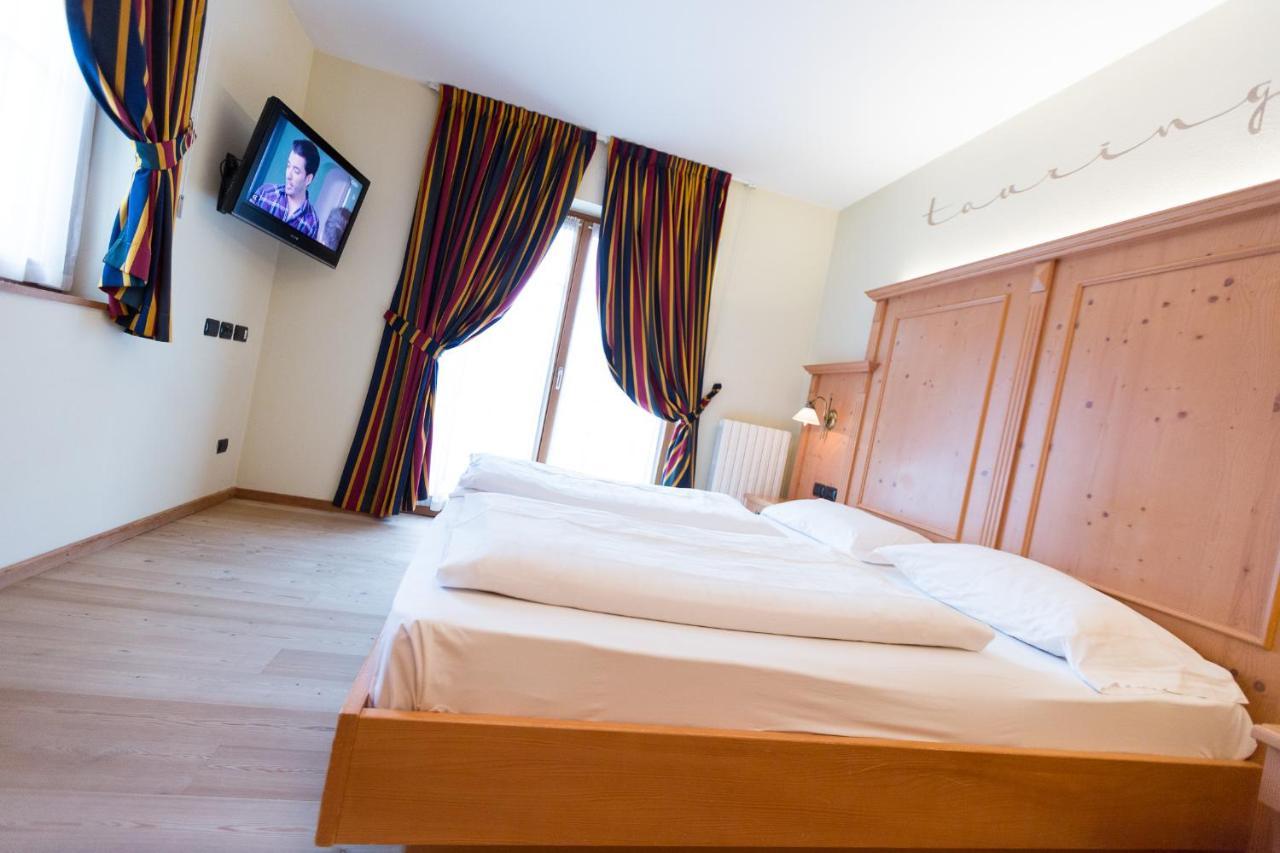 Hotel Touring ลีวินโญ ภายนอก รูปภาพ