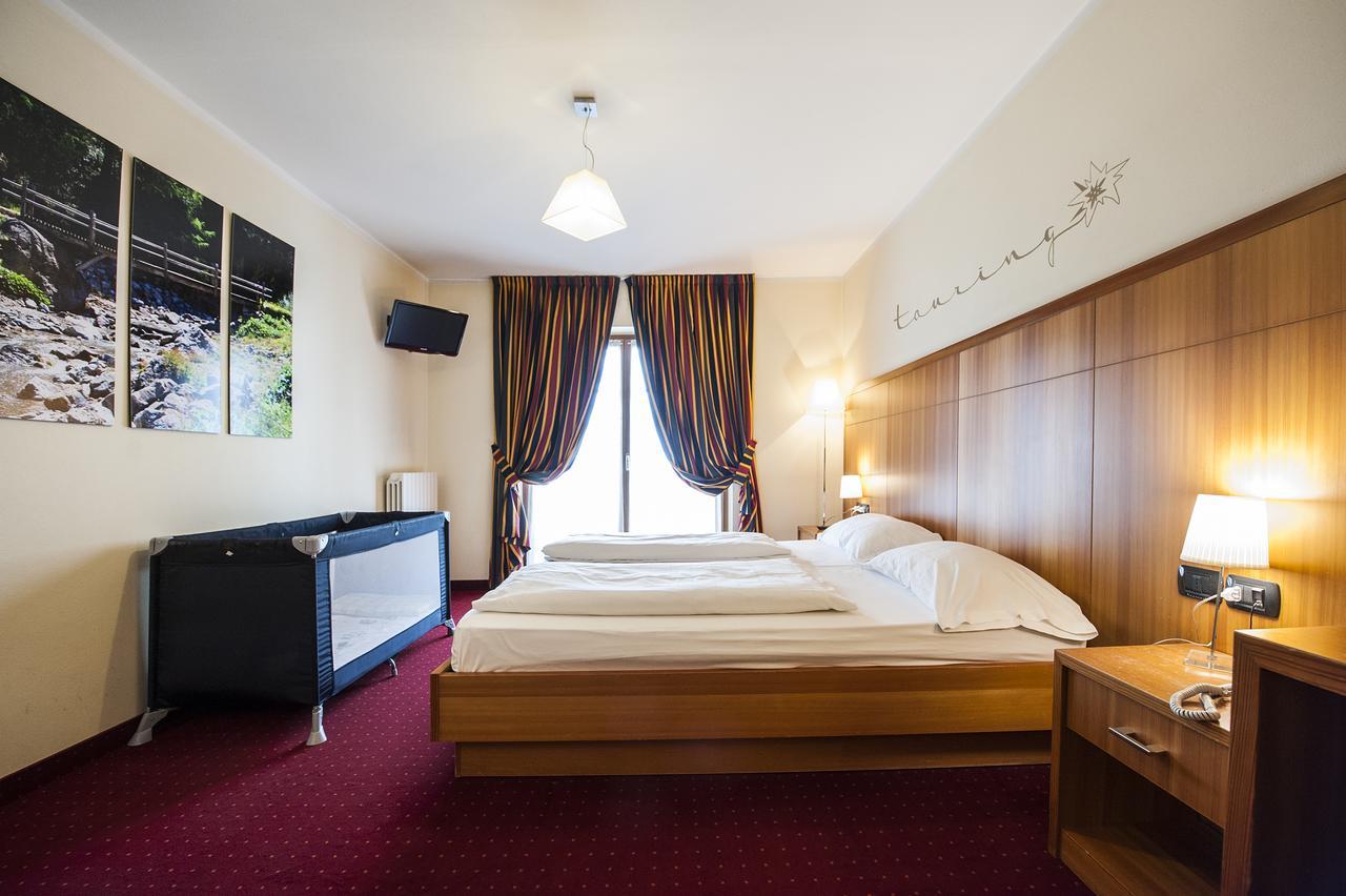 Hotel Touring ลีวินโญ ภายนอก รูปภาพ